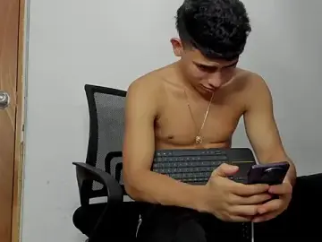 Stripchat Sex Chat of andrew_rose_