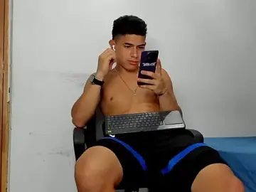 Stripchat Best Webcam of andrew_rose_