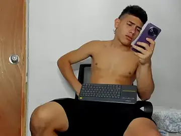 Stripchat Live Porn of andrew_rose_