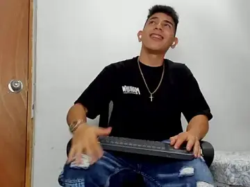 Stripchat Free Porn Cam of andrew_rose_