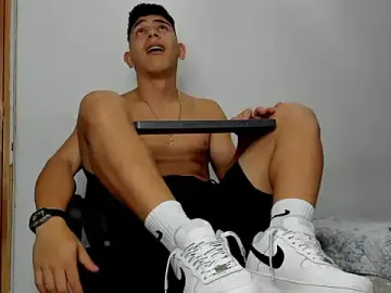 Stripchat Nude Webcam of andrew_rose_