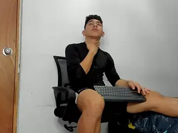 Stripchat Best live sex cam show of andrew_rose_