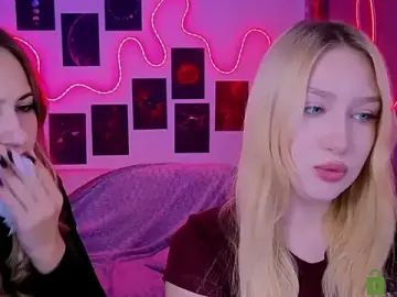 Stripchat Best live sex cam show of playful_sophie