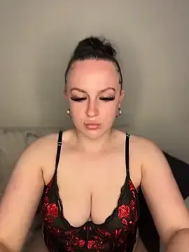 Stripchat Adult Webcams of riri_bstvx