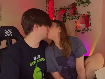 Stripchat Best live sex cam show of RobertAndLinela