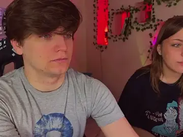 Stripchat Watch Live Sex Cams of RobertAndLinela