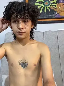 Stripchat Private Sex Chat of Cherry_boy_18