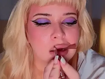 Stripchat Live Porn of EllsaJean_
