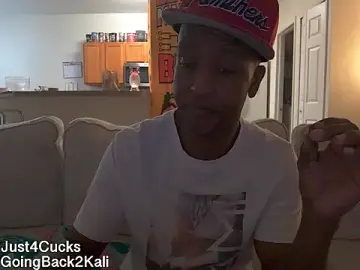 Stripchat Live Sex Cam of boomboomr00m