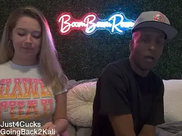 Stripchat Sex Cam of boomboomr00m
