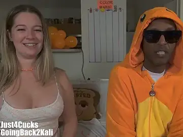 Stripchat Adult Webcam of boomboomr00m