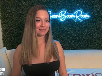 Stripchat Sex Cam of boomboomr00m