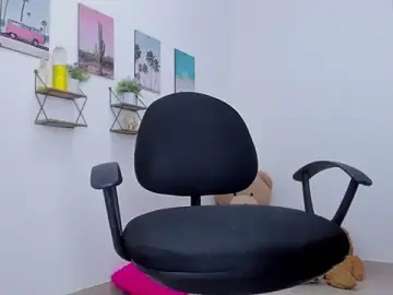 Stripchat Best live sex cam show of Emma_lean