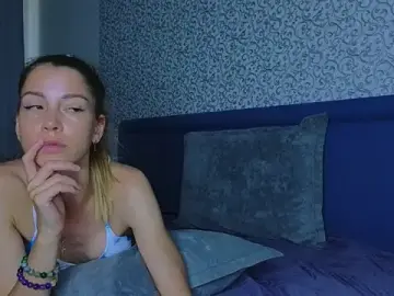 Stripchat Sex Cam of Kristi_Wolf