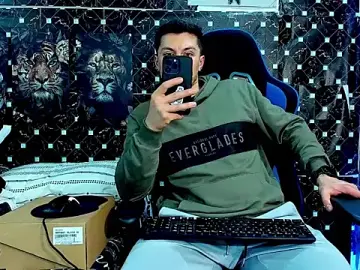 Stripchat Free Porn Cam of javiersexymann