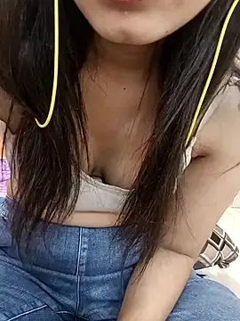 Stripchat Live Sex Cam of CuteSarikaLIVE