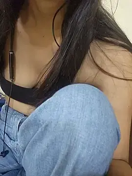 Stripchat Live Porn of CuteSarikaLIVE