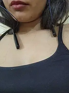 Stripchat Sex Cam of CuteSarikaLIVE