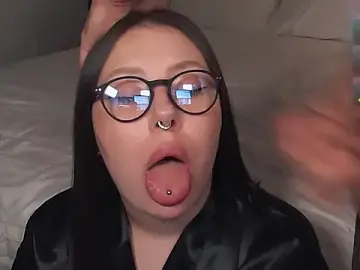 Stripchat Live Sex Cam of hot_crystal