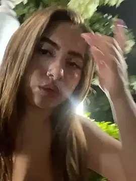 Stripchat Free Porn Cam of Moom_evil1177