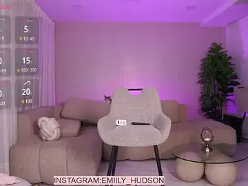 Stripchat Best live sex cam show of emily_huddson_