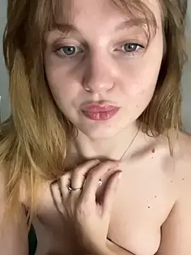 Stripchat Sex Cam of Emaline_Fane