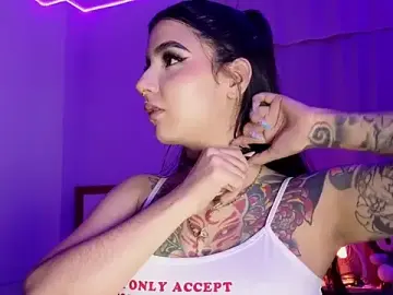 Stripchat Free Live Porn of Kittyhelll_