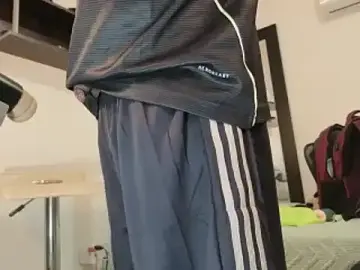 Stripchat Sex Cam of RyanMira