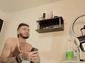 Stripchat Live Sex Cam of RyanMira