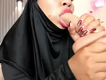 Stripchat Live Sex Cam of jazmin_anbar