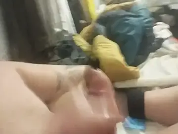 Stripchat Watch Live Sex Cams of Kranik210