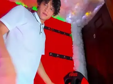 Stripchat Free Porn Cam of LilOwen_