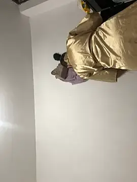 Stripchat Sex Cam of Kitty_Pridee