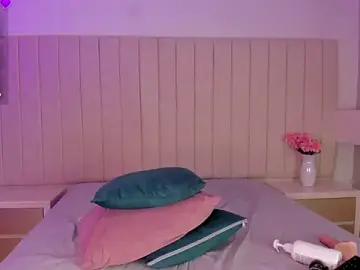 Stripchat Nude Webcam of Littleolivia_