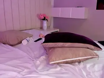 Stripchat Free Live Porn of Littleolivia_