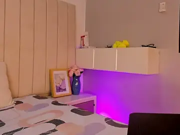 Stripchat Best live sex cam show of Littleolivia_