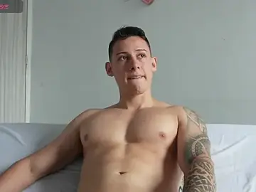 Stripchat Free Porn Cam of Muscle_King_Cum