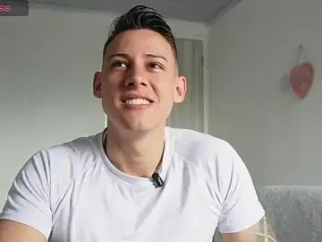 Stripchat Adult Webcam of Muscle_King_Cum