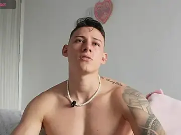 Stripchat Free Porn Cam of Muscle_King_Cum