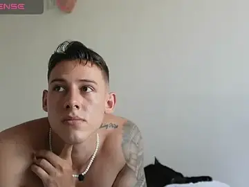 Stripchat Free Porn Cam of Muscle_King_Cum