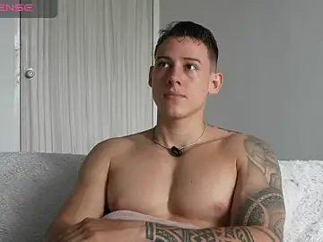 Stripchat Sex Cam of Muscle_King_Cum