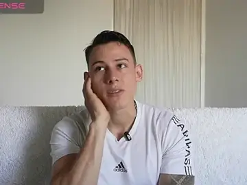 Stripchat Free Porn Cam of Muscle_King_Cum
