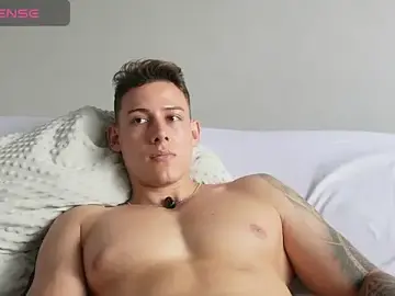 Stripchat Live Sex Cam of Muscle_King_Cum