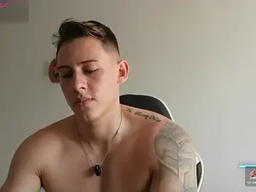 Stripchat Free Porn Cam of Muscle_King_Cum