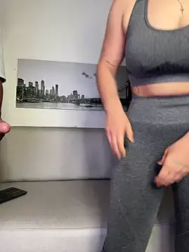 Stripchat Sex Cam of SophieRoyals