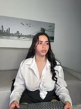 Stripchat Adult Webcam of SophieRoyals