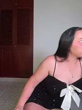 Stripchat Live Sex Cam of SophieRoyals