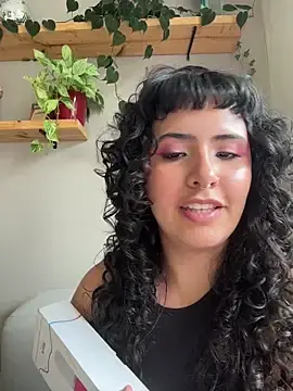 Stripchat Live Sex Cam of SugarTroubl33