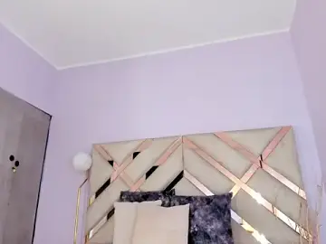 Stripchat Live Sex Cam of kylie_reyes