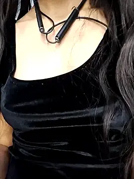 Stripchat Live Sex Cam of Kiritika_1